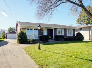 3916 Bel Aire Rd, Des Moines, IA 50310