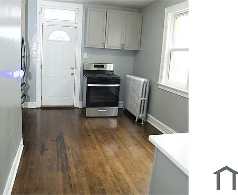 1633 E 85th Pl #2 — Photo 4