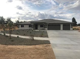 19053 Red Feather Rd, Apple Valley, CA 92307