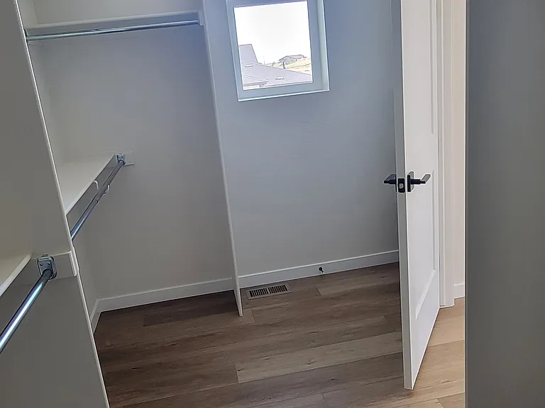 11732 Amplify Cir — Photo 40