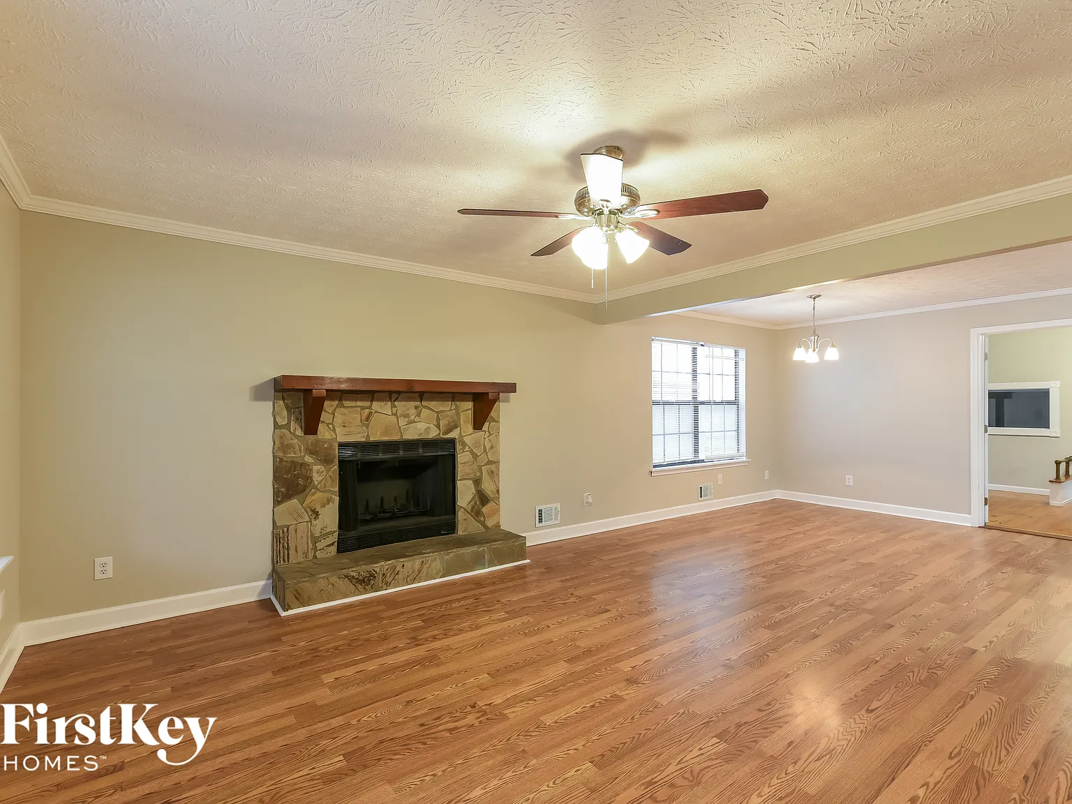 3 bed, 2.0 bath, 2057 sqft, $2,275 — Photo 3