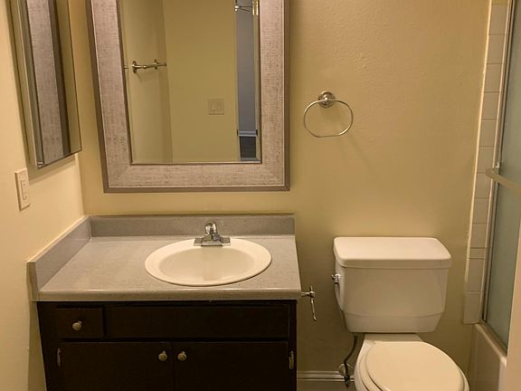 3rd image of 6219 Reseda Blvd APT 5