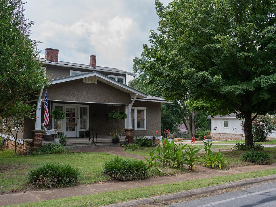 1st image of 1008 E College Ave