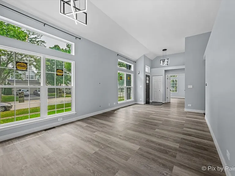 1601 Newgate Ct — Photo 4