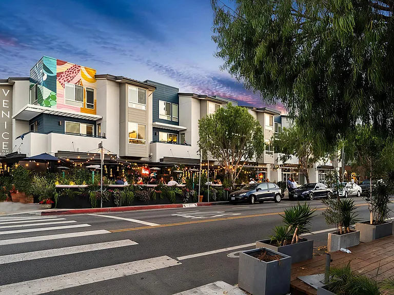Local Entertainment Enjoy a Diverse Active Neighborhood with a Variety of Cultural Entertainment Options and Events