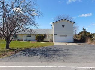 5140 Bridgeman Rd, Sanborn, NY 14132