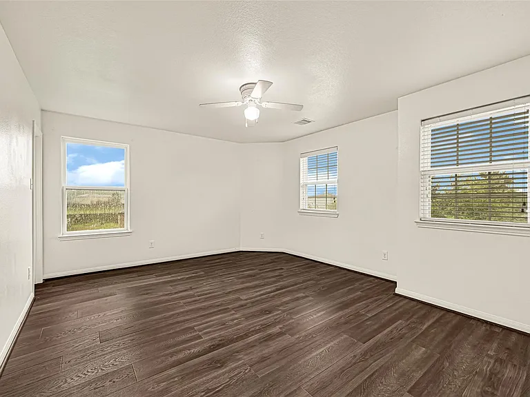 8843 Leclaire Meadow Dr — Photo 13