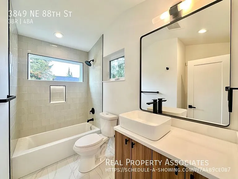 3849 NE 88th St — Photo 33