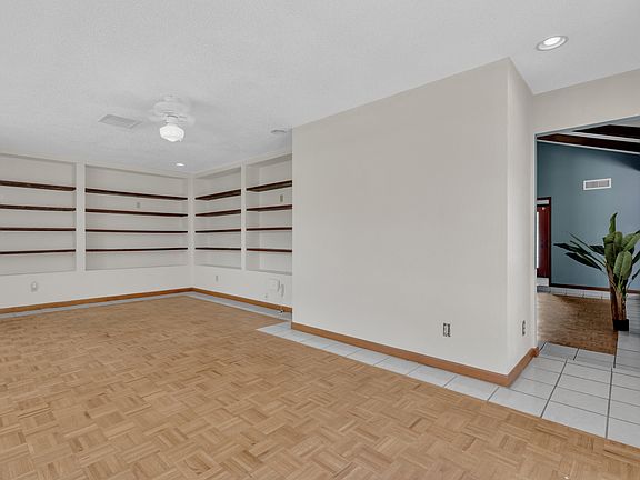 5th image of 6820 Villa Hermosa Dr