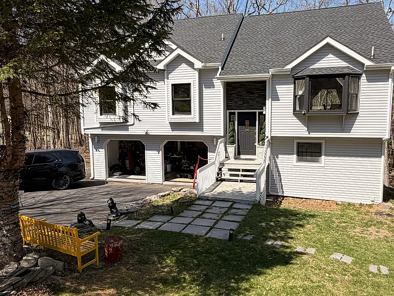 189 Oakenshield Dr — Photo 6