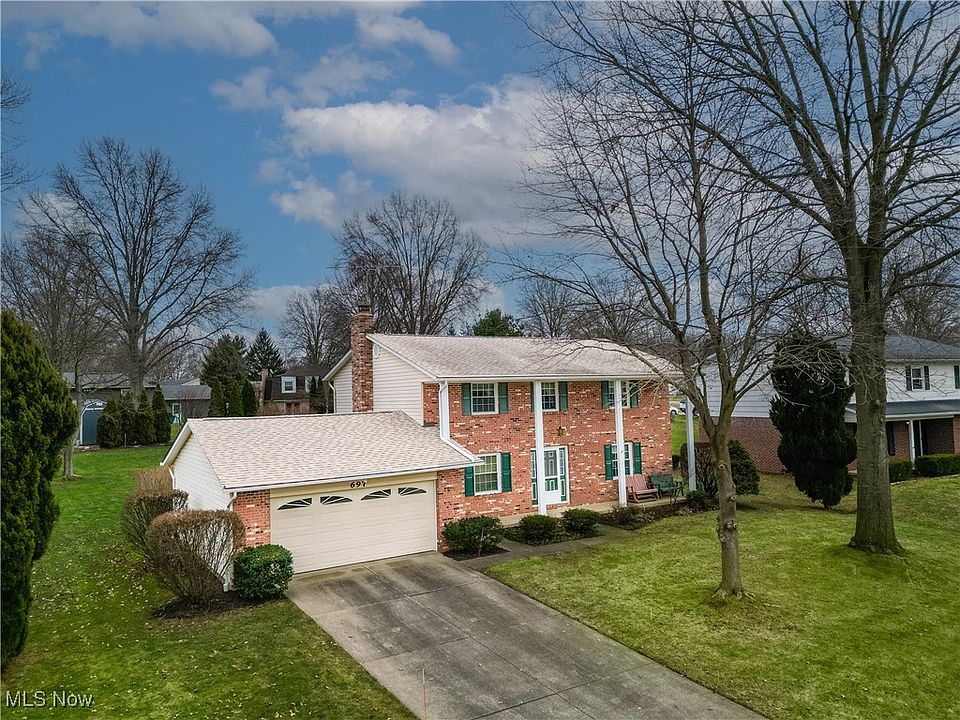 1st image of 697 Redwood Dr