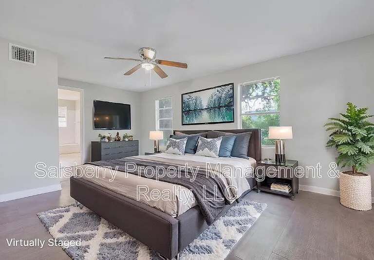 107 Windsor Ct — Photo 11