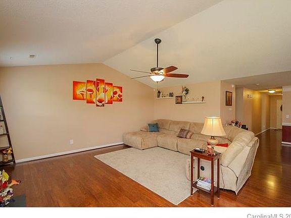 2nd image of 2247 Wexford Way