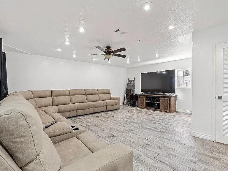 5313 Annette St #A — Photo 4