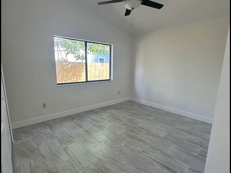 1275 McDermott Ln — Photo 17