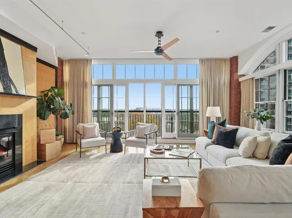 174 Washington Street image 5 of 33