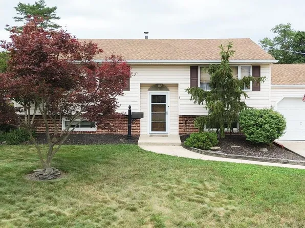 8 Craig Dr, Laurel Springs, NJ 08021
