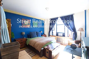 Rented by Street Realty Brokerage LLC