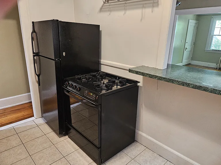 891 Beaconsfield Ave #1 — Photo 8