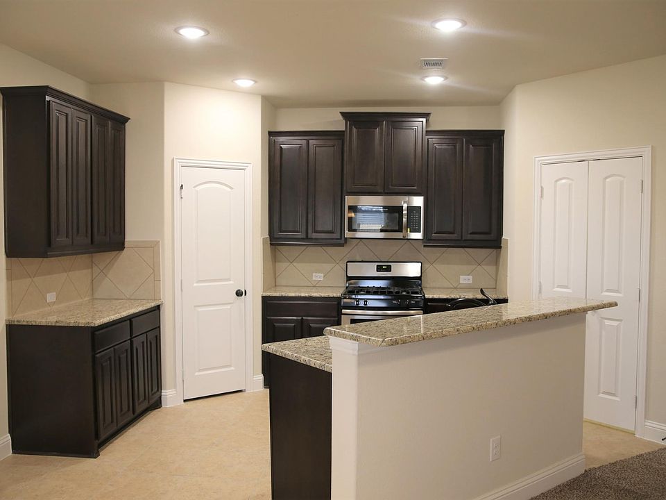 1st image of 617 Dogwood Dr