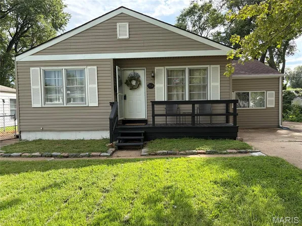 754 Loekes Dr, Florissant, MO 63031