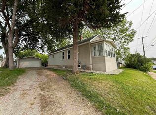 828 W 10th Ave, Oshkosh, WI 54902