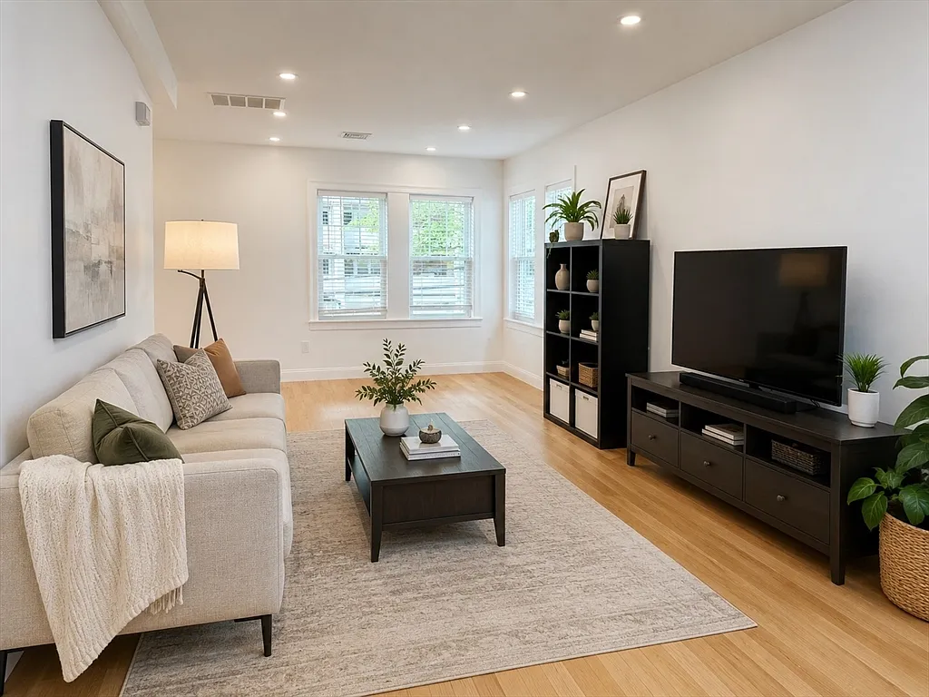 2 bed, 1.0 bath, 1008 sqft, $3,000 — Photo 2