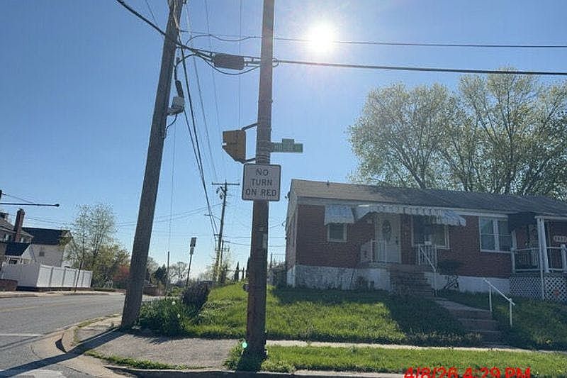 1st image of 2625 Moore Ave