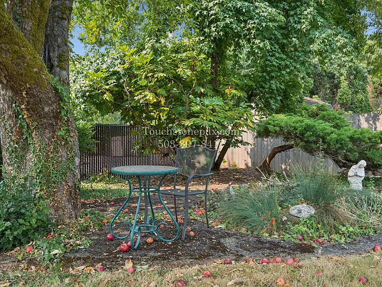 18016 NE Davis St — Photo 34