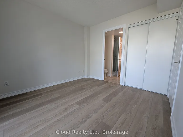761 Bay St #702 — Photo 33
