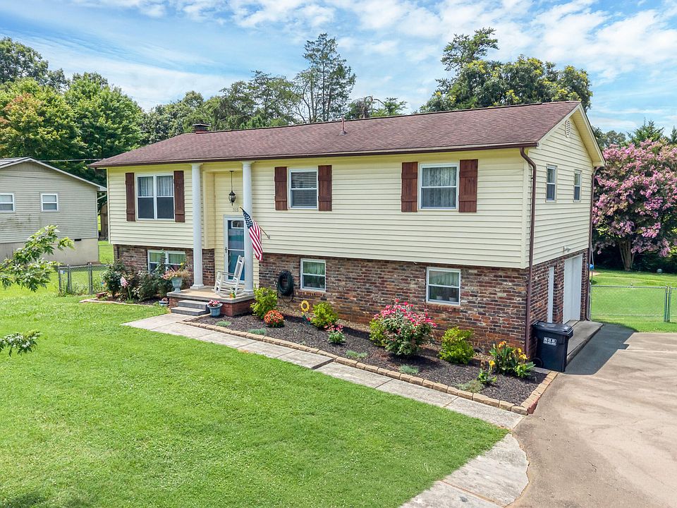 1st image of 315 Arbor Dr