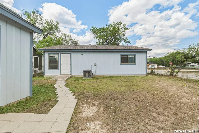 402 Tedder St — Photo 15