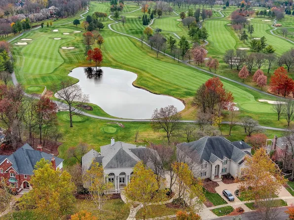 4206 Royal Fox Dr, St Charles, IL 60174