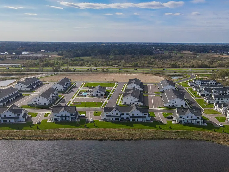 Sandhill Parkway Townhomes — Photo 103