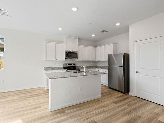 5th image of 2240 Espana Lane