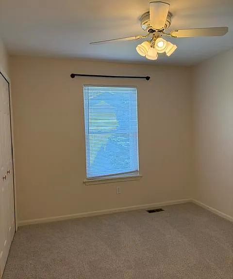 328 N Pointe Dr — Photo 13