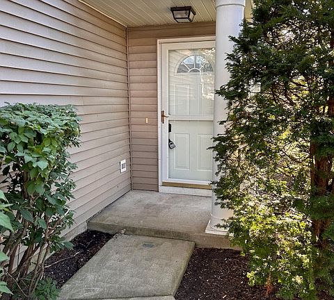 2nd image of 1553 Spaulding Rd