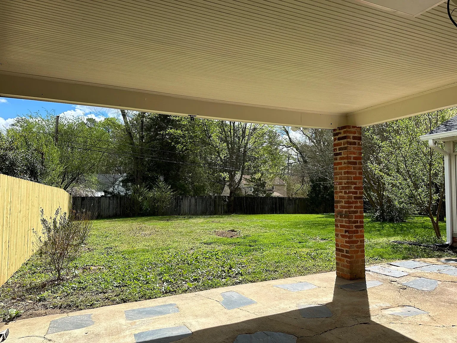 4045 Collingbourne Rd — Photo 3