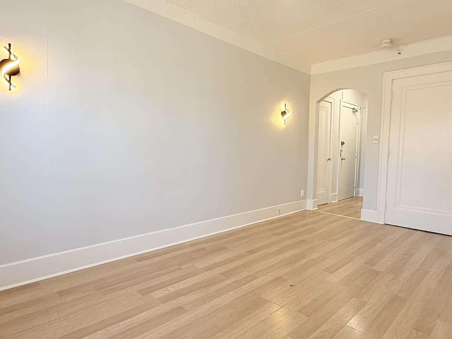 1 bed, $1,093 — Photo 3
