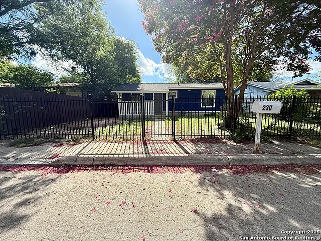 230 S San Gabriel Ave — Photo 1