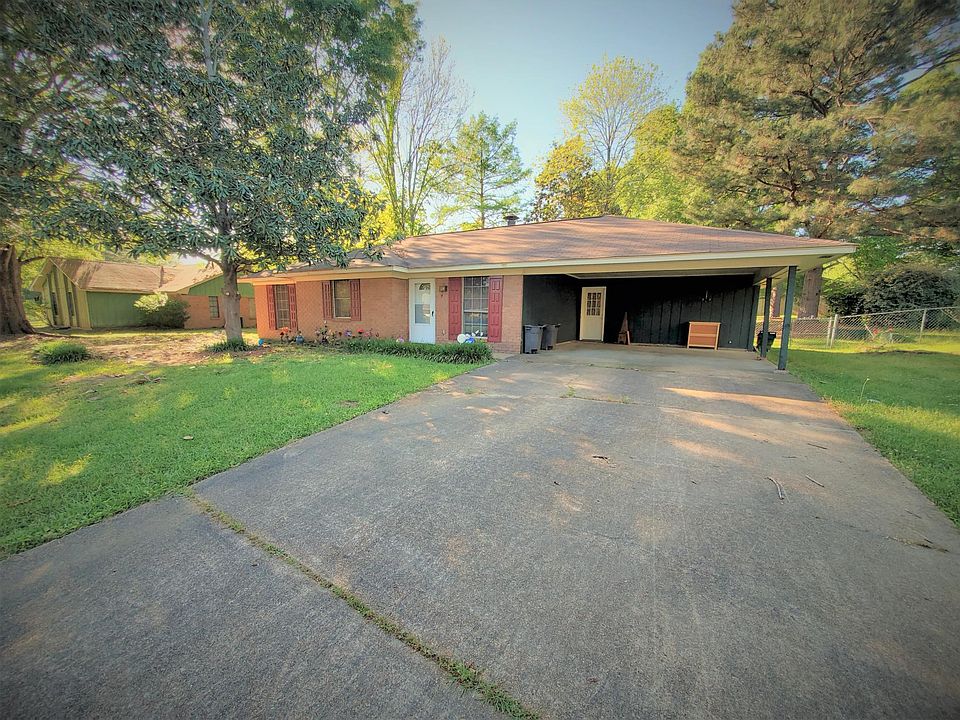 1st image of 4452 Wildwood Dr