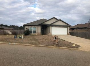 1401 Santa Cruz Dr, Longview, TX 75601