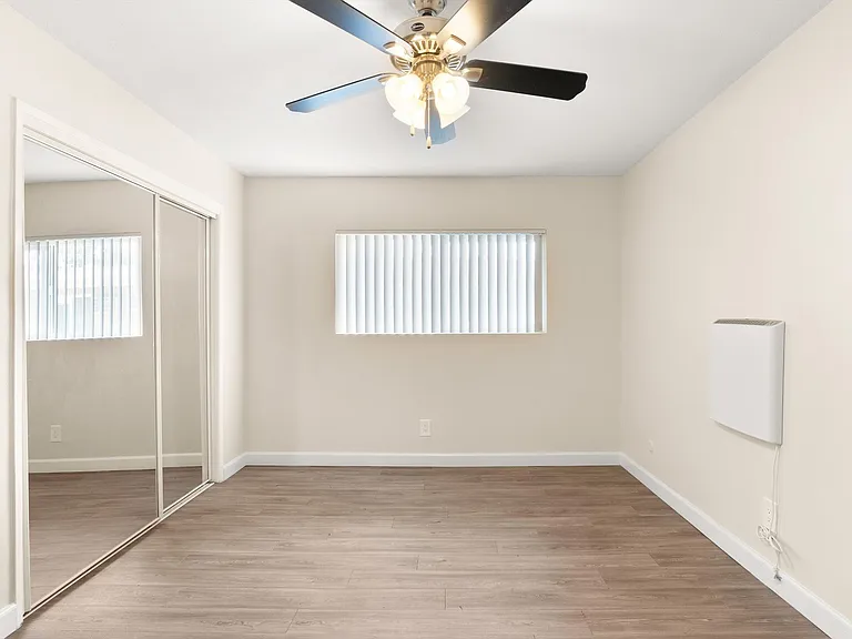 Linden Court Apartments — Photo 15