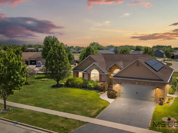 1418 Beach Ln, Sycamore, IL 60178