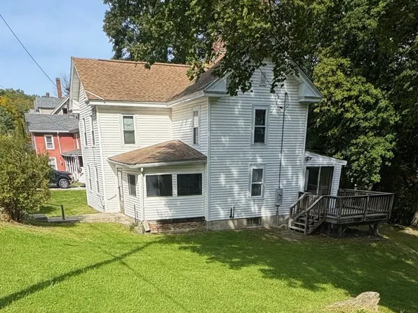 16 Hart St, Housatonic, MA 01236