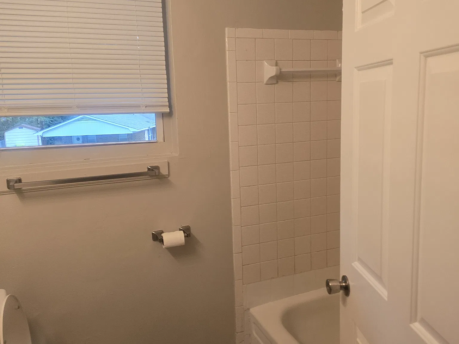 3 bed, 1100 sqft, $1,250 — Photo 3