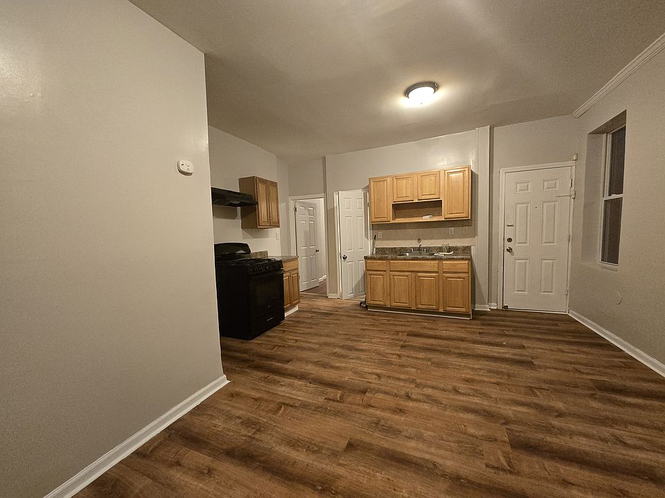 1st image of 117-119 Tremont Ave #11R