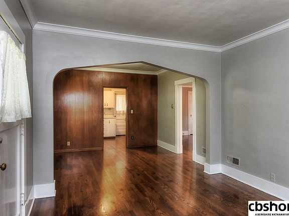 4th image of 1621 S 52nd St