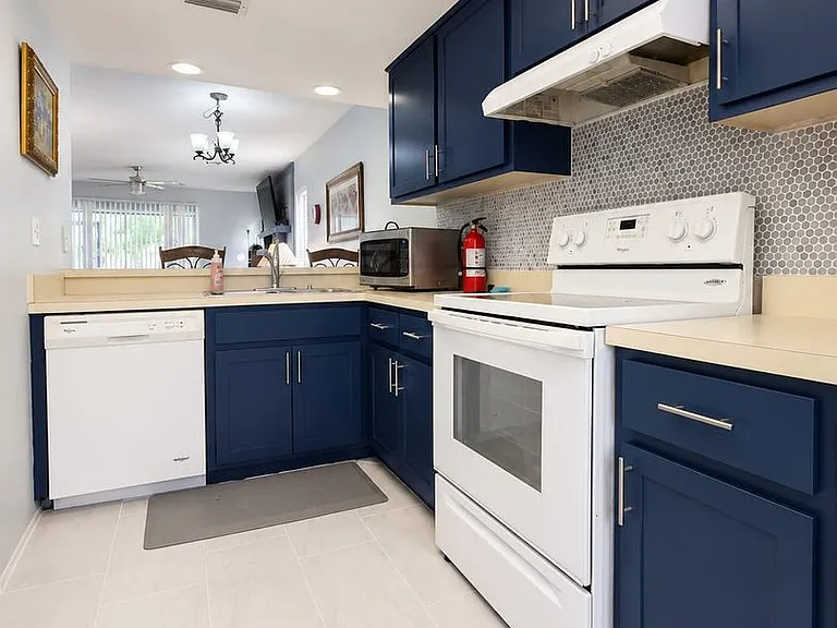 115 Lakeview Way #115 — Photo 6