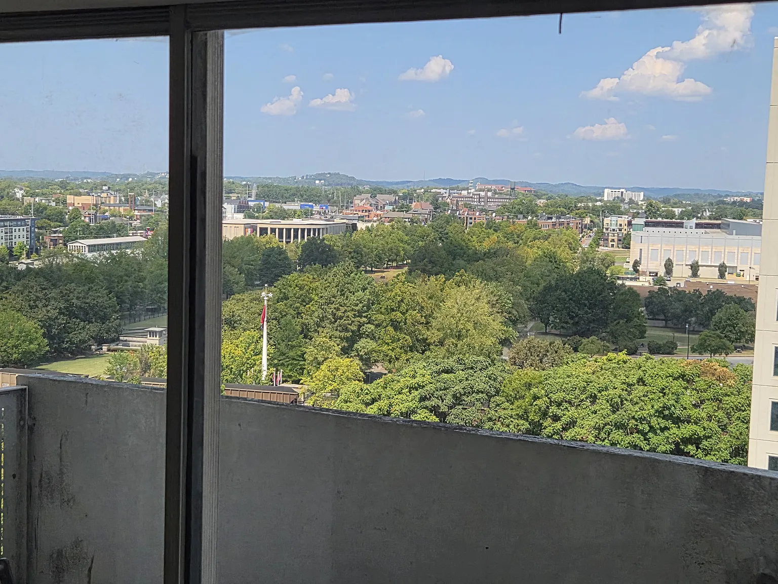 1 bed, 594 sqft, $1,300 — Photo 4